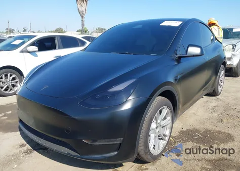 2024 Tesla Model Y Long Range Dual Motor All-Wheel Drive from USA, damaged, VIN 7SAYGDEEXRA238558